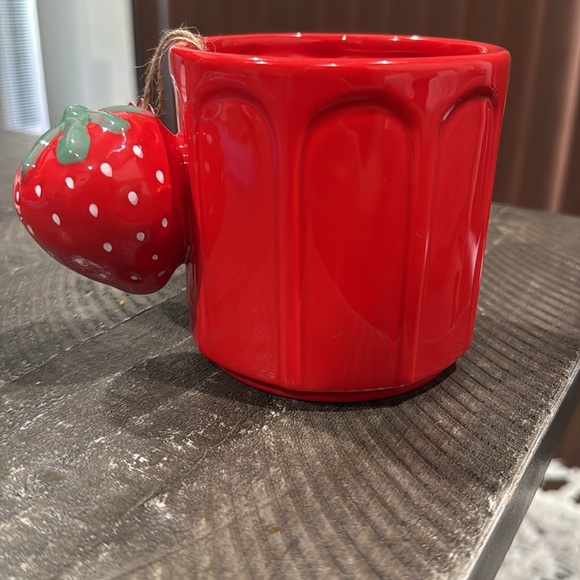 NWT Strawberry Mug - Picture 4 of 6